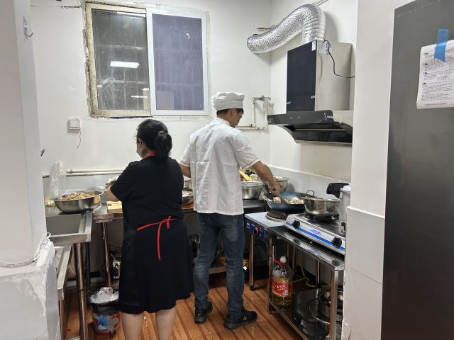 点击新窗口打开