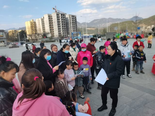 点击新窗口打开