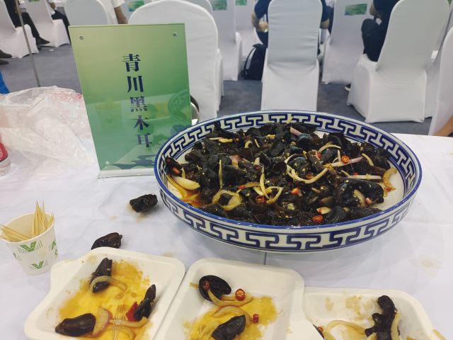 点击新窗口打开