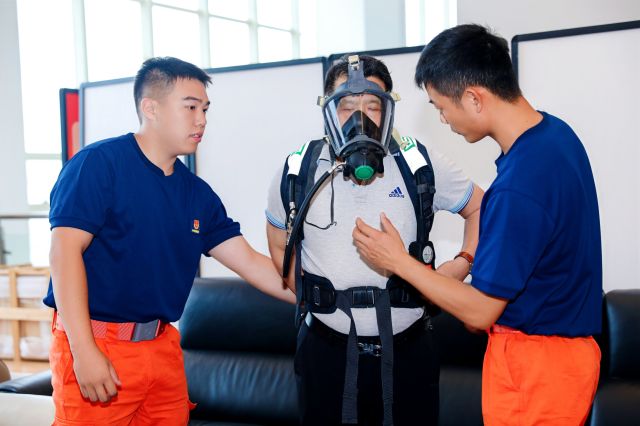 点击新窗口打开
